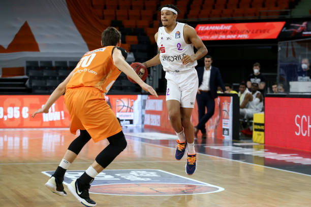 久经沙场的 久经沙场的